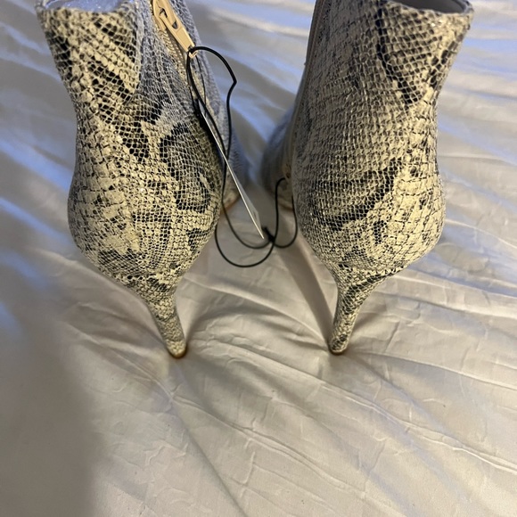 Express Booties - Picture 2 of 4